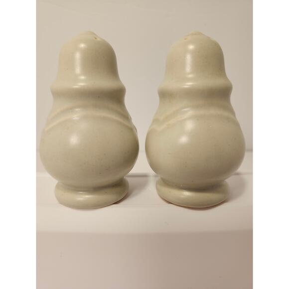 Pfaltzgraff Christmas Heirloom Stoneware Salt and Pepper Shaker Set Vintage - Picture 3 of 9